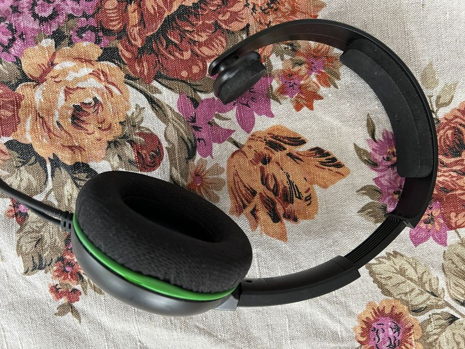 Casti HyperX CloudX Chat pentru Xbox series S/X