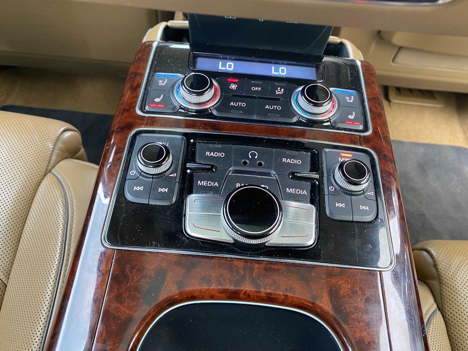 Dezmembrez Audi A8 4H 4.2 TDI FULL/CDS/CDSB/camere 360/faruri matrix/frigider/stopuri led/usi/oglinzi/capota/bara/trapa/parbriz/tv