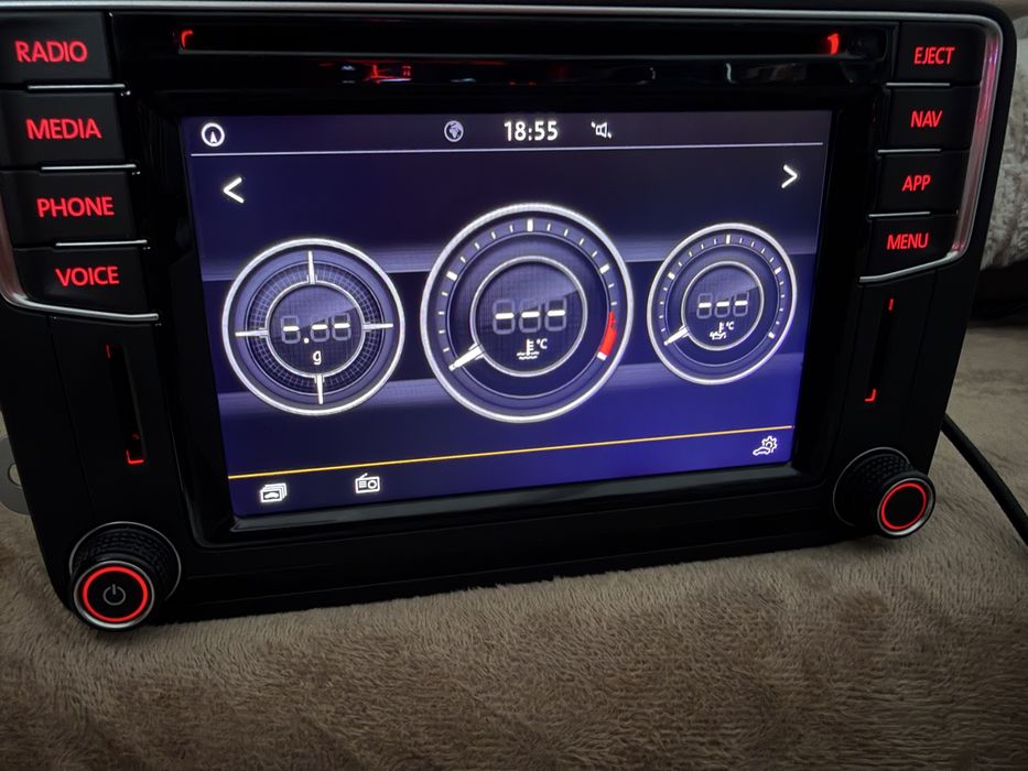 Vând navigație originală Volkswagen MIB2 2020 Harti 2026 Carplay / AA