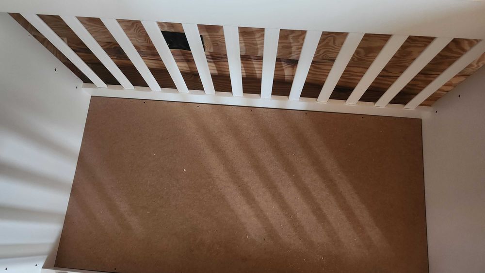 Дървена бебешка кошара