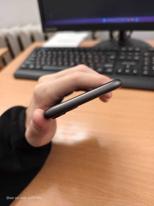 В продаже IPhone 11 64 Gb