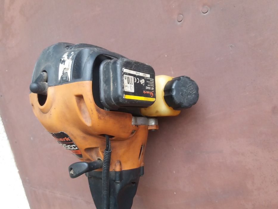 Motocoasa pe benzina nou si folosit