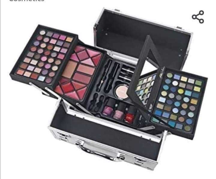 Голям професионален куфар с гримове