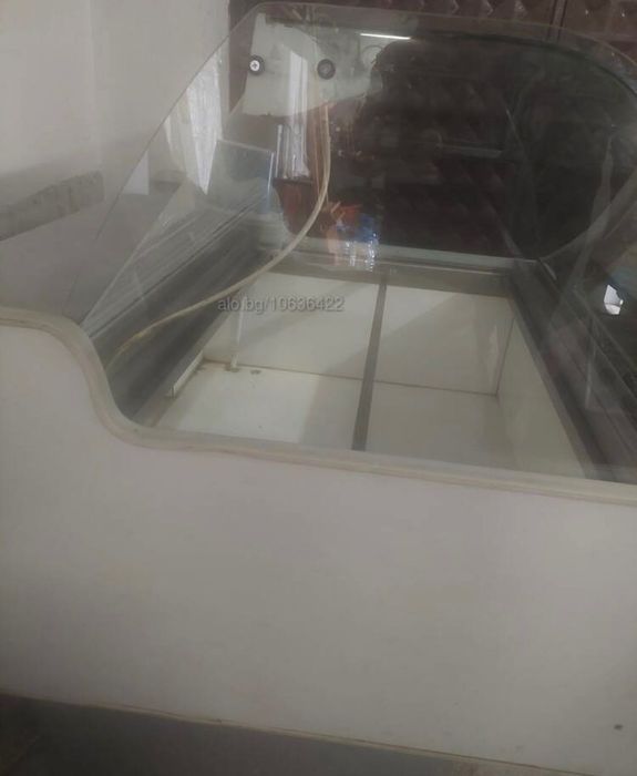 Хладилна витрина