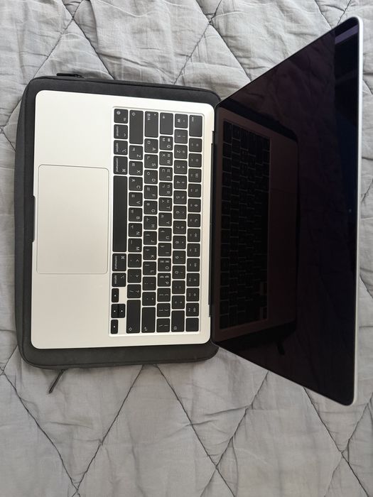 Macbook air m2 256