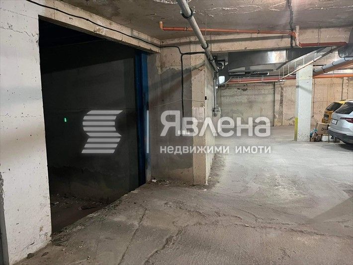 Продава се Гараж / Паркомясто в Варна, Цветен квартал - 20 кв.м за 434 €/кв.м - Снимка #1