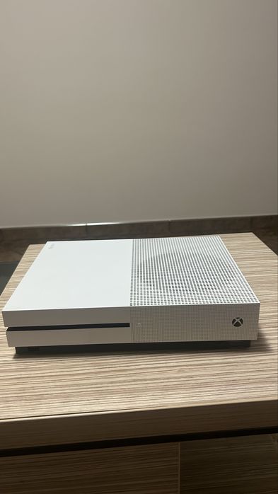 XBOX ONE S 365 GB memorie