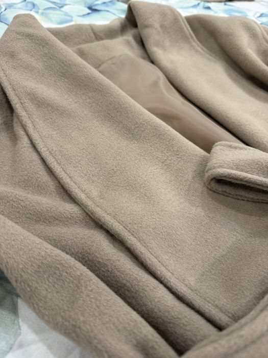 Дамско меко палто с ефектни ръкави