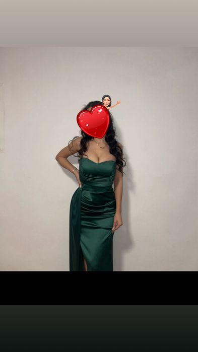 Rochie de seară verde smarald–ca nouă.  Purtată o singură dată, la Revelion
