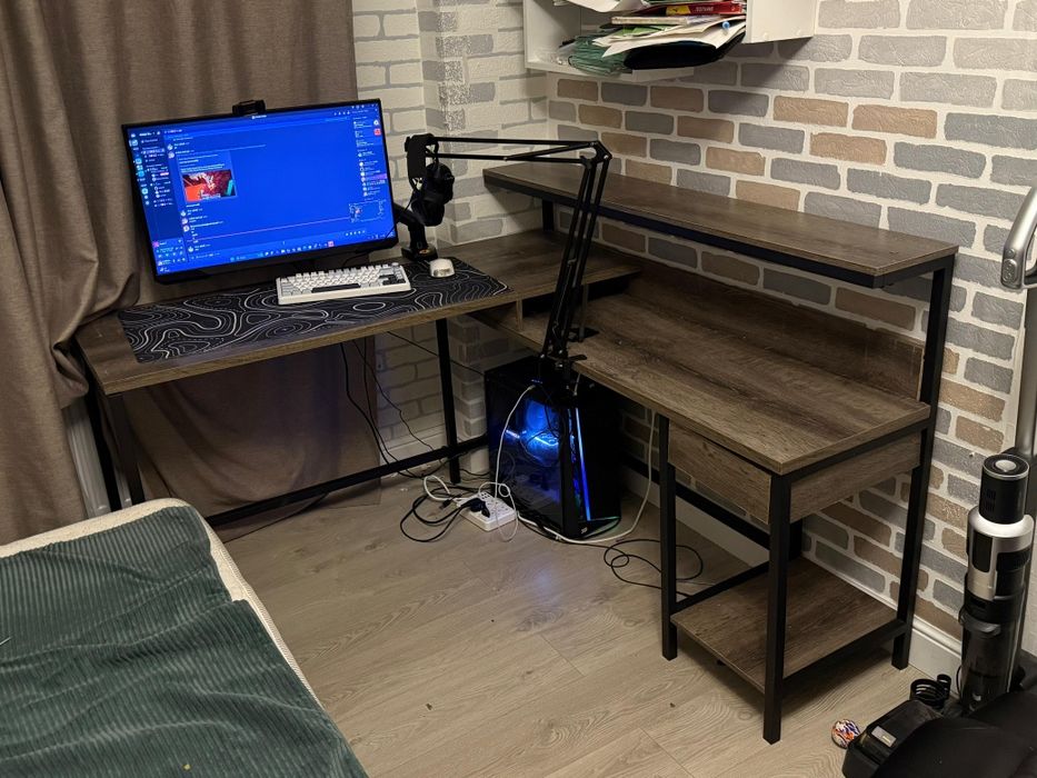 Стол компьютерный угловой