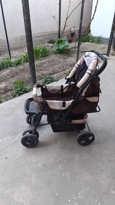 Прогулочная детская коляска — Прочная и удобная