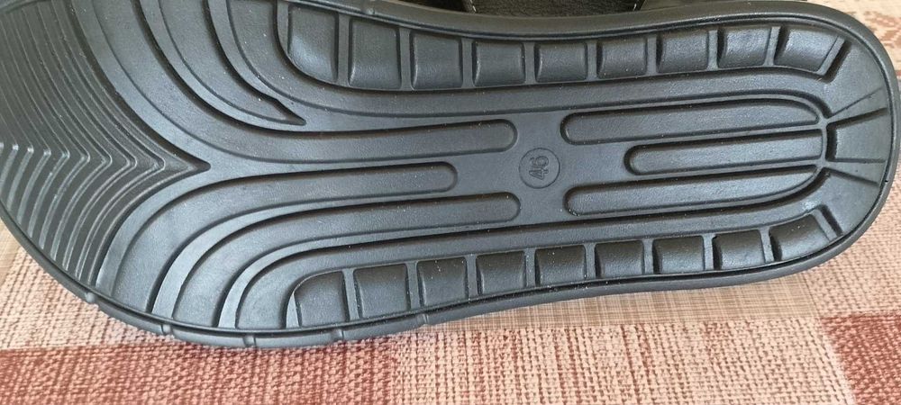 6 броя чехли сандали