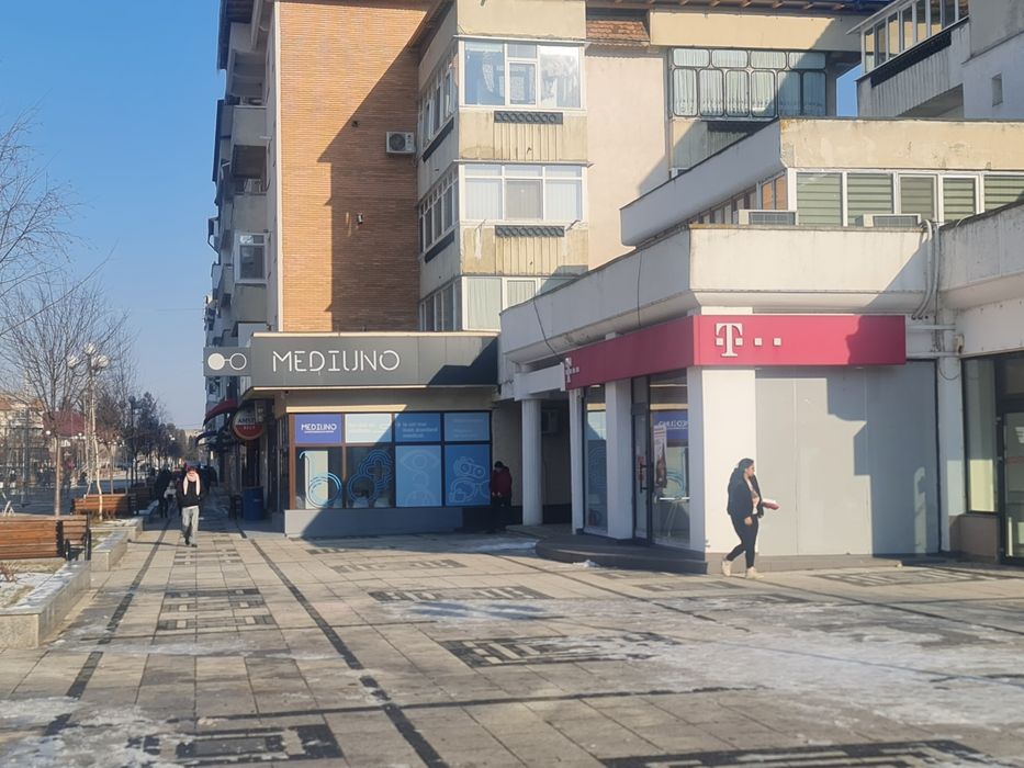 Închiriez spațiu comercial!