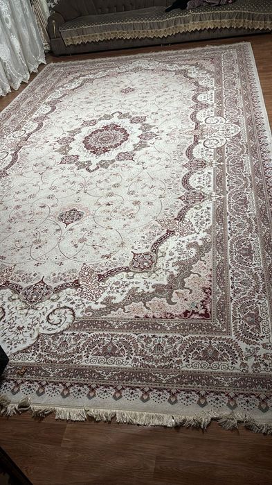 Ковёр продам в хорошем состоянии