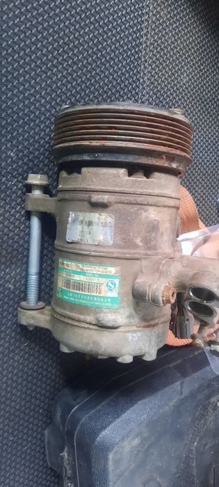 Компрессор кондиционера с Faw v5 б/у рабочий