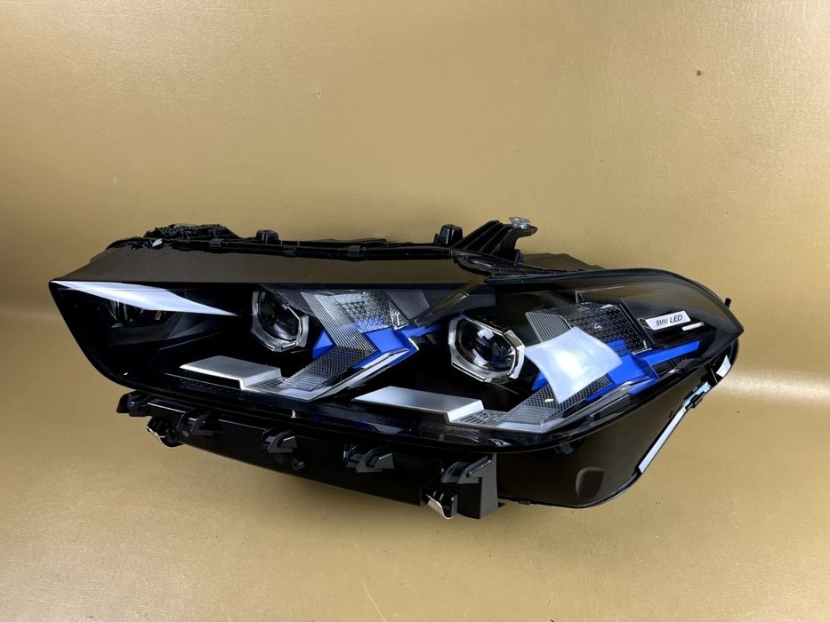 G05 LCI G06 LCI F95 F96 стъкло ляв фар Bmw X5 X6