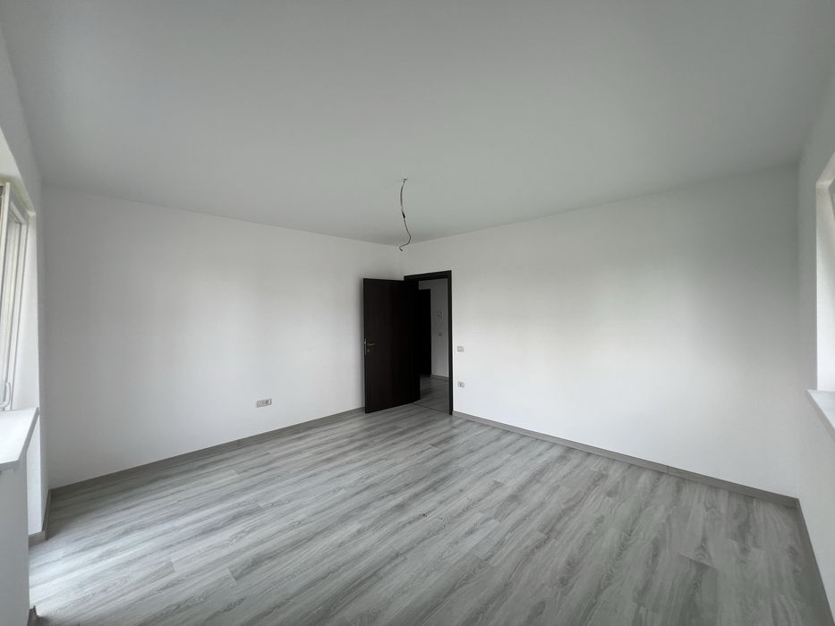 Proprietar vand garsoniera decomandata 40 mp util si parcare