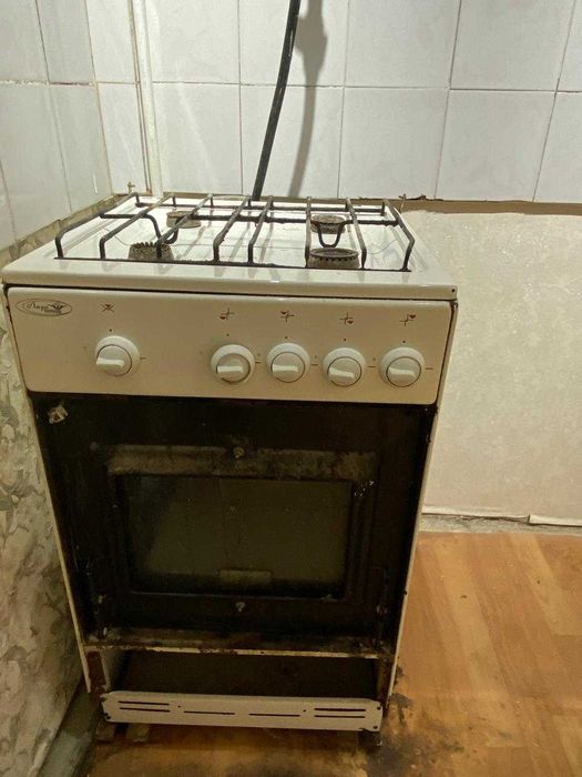 продам газовую плиту