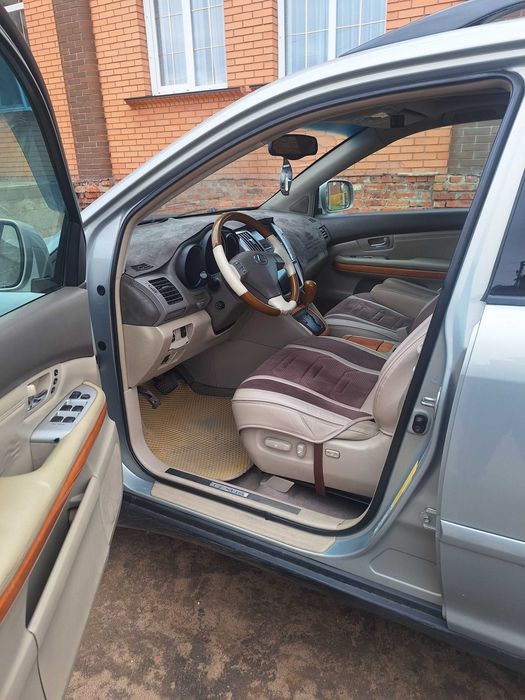 Продам лексус 330.