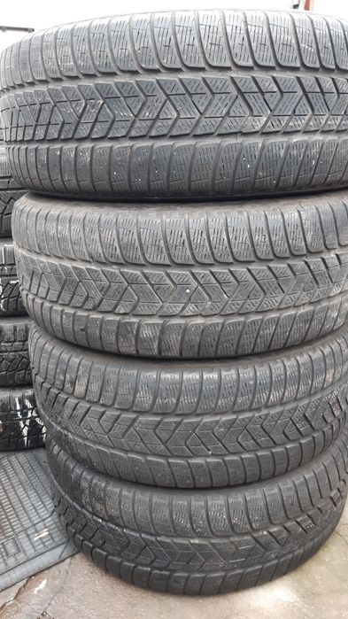 4 anvelope 235/55r19 iarnă marca Pirelli preț 1100 lei setul