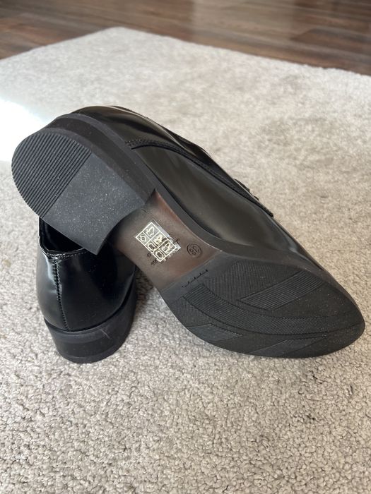 Pantofi noi de dama