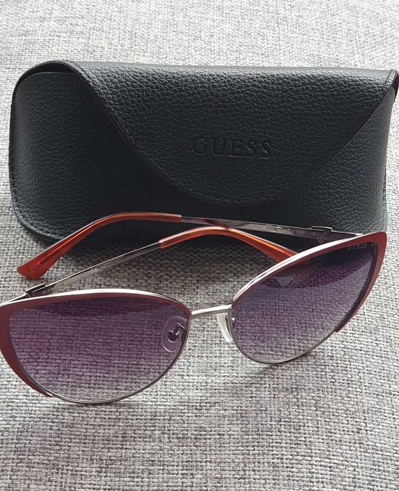 Guess - Ochelari de soare cat-eye cu rama metalica