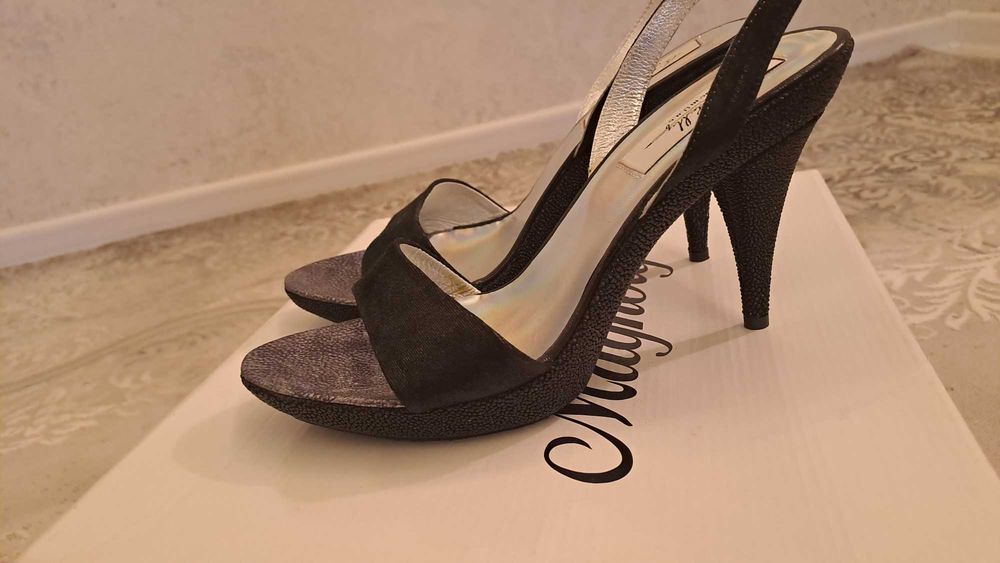 Стильные босаножки