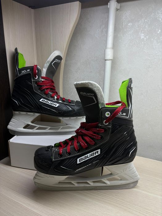 Продаю Bauer XLS