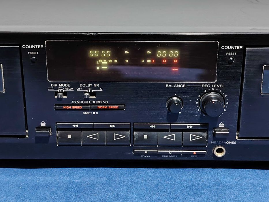 SONY TC-WR590 Stereo Cassette Deck are curelele rupte.