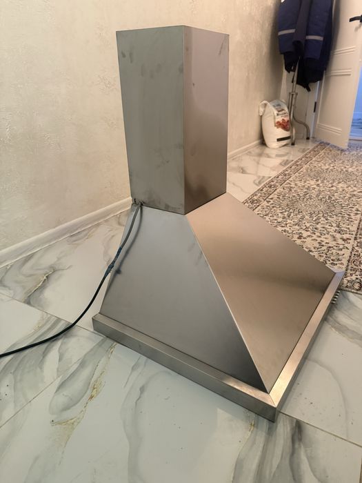 Продается Вытяжкка в отличном состоянии