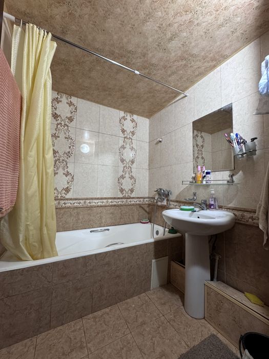 Махалля Жарарык среднее состояние 3/1/9 84 кв.м.