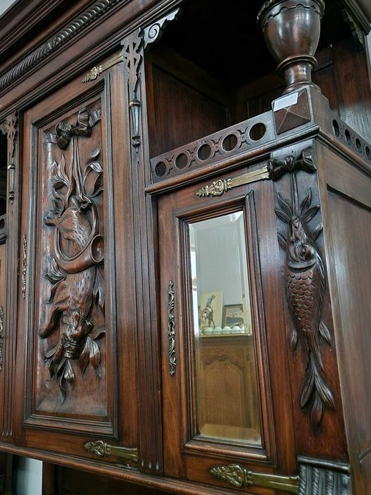 Уникален антикварен ловджийски бюфет от масивен дъб – края на XIX век