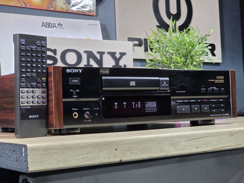 Cd player SONY CDP-X559 ES , black, laterale lemn, telecomanda