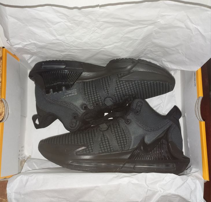 Nike lebron witness 7