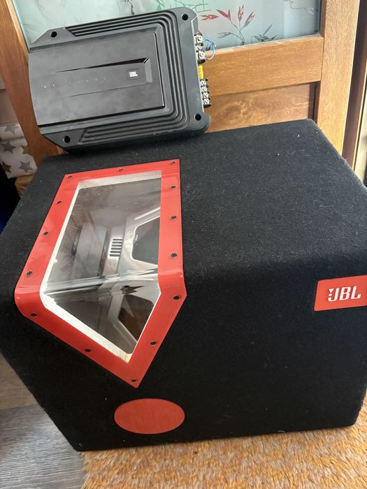 Subwoofer jbl si staie jbl auto