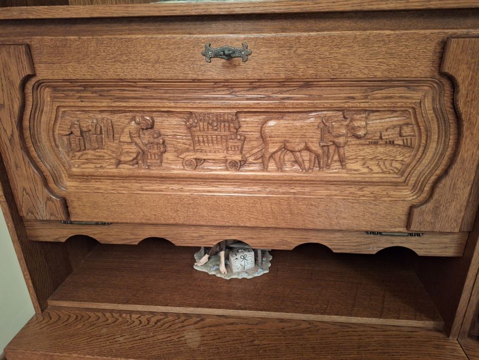 Mobila lemn masiv sculptata