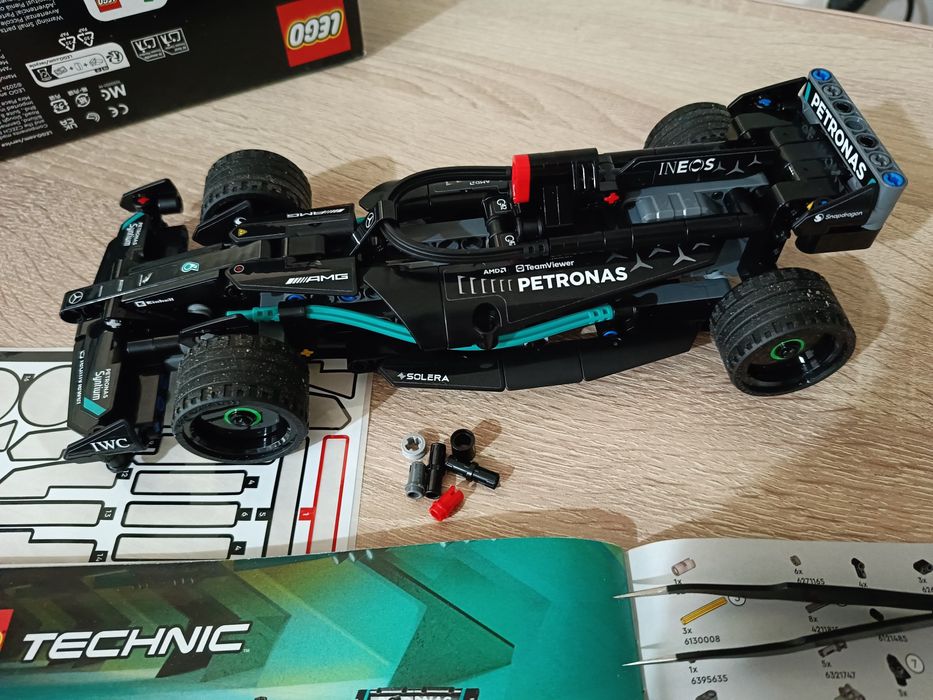 LEGO TECHNIC MERCEDES-AMG F1 W14 машинка в сборе 42165