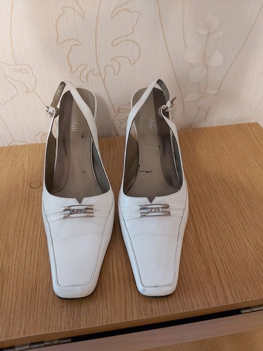 Туфли на каблуке