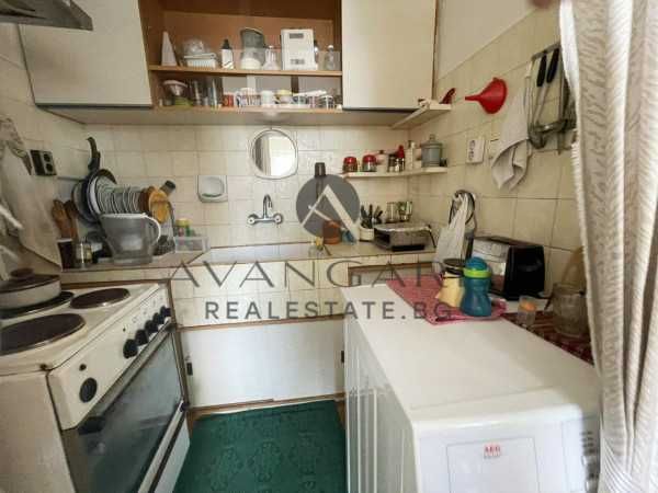 Продава се Тристаен апартамент в Пловдив, Кършияка - 96 кв.м за 1657 €/кв.м - Снимка #1