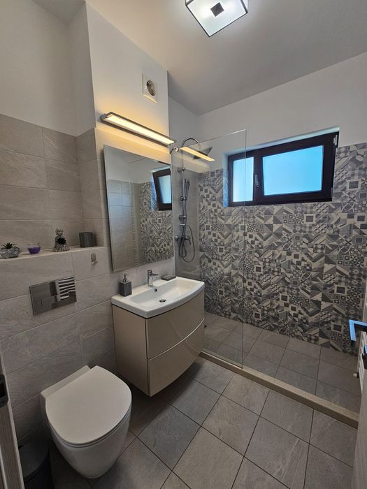 Închiriez apartament cu 3 camere - Bujorului Residence