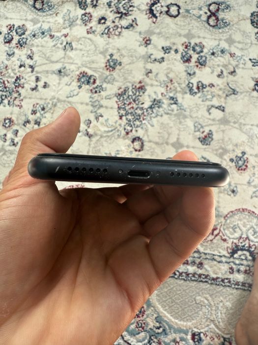 Продам Айфон хр 64 гб.