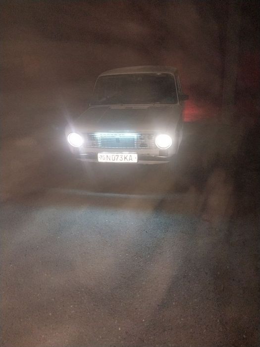 Жигули сотилади  хамма нарсаси зур