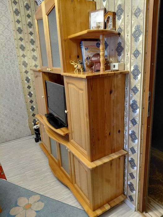Малка секция, голямо и малко бюро