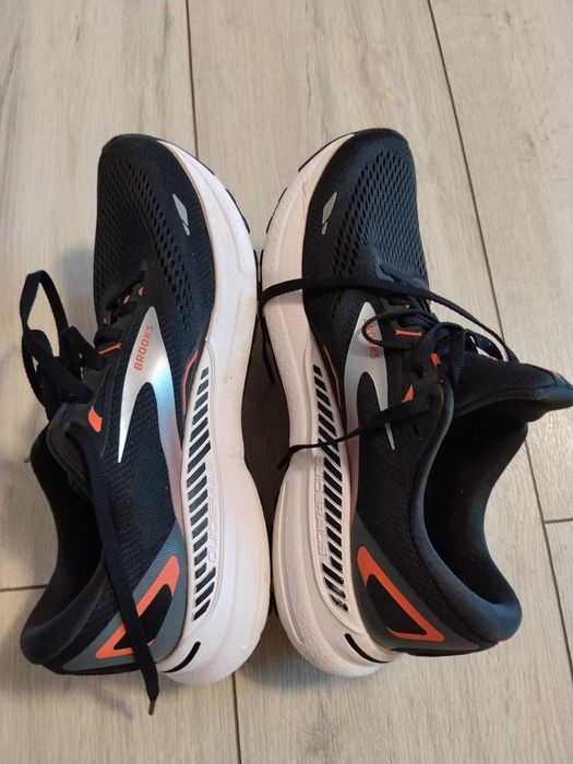 Brooks adrenaline GTS 23