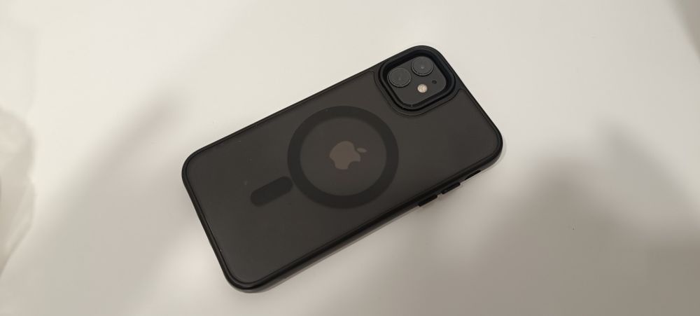 Продам Apple iPhone 11