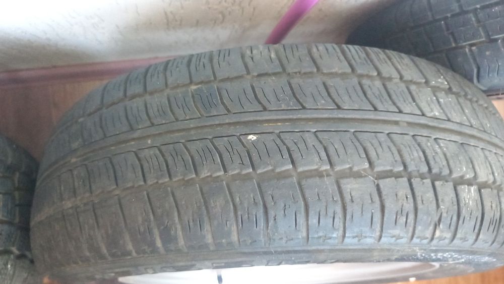 Продам 2 колеса с дисками