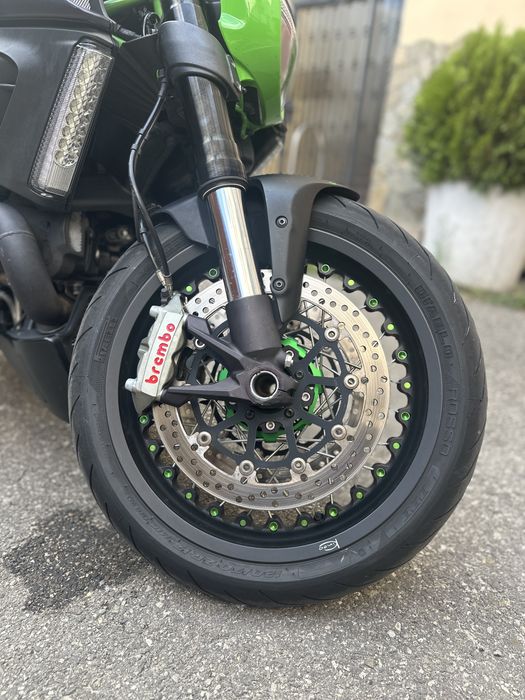 Ducati Diavel Jante custom Kineo ( valoare 3000€)