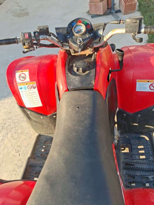 Vând polaris atv