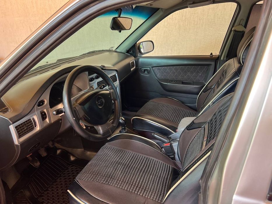 Nexia 2. 2008 sotiladi 1.5mator