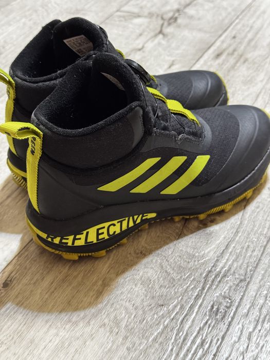 Продам всесезонные Adidas Boa 38 размер